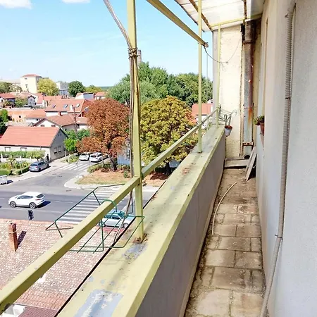 Mansard Crimson Rhapsody * Belgrado