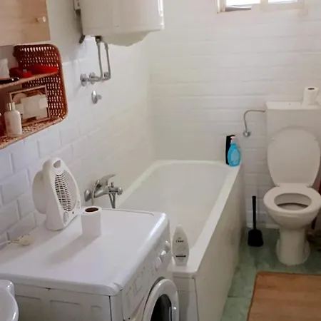 Mansard Crimson Rhapsody Belgrado